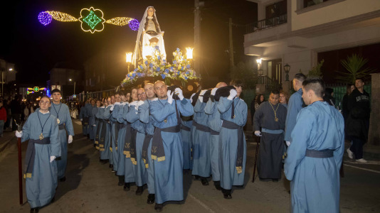 La devoción y la fe llenaron Fisterra este Viernes Santo, con los actos centrales de la Semana Santa en el municipio