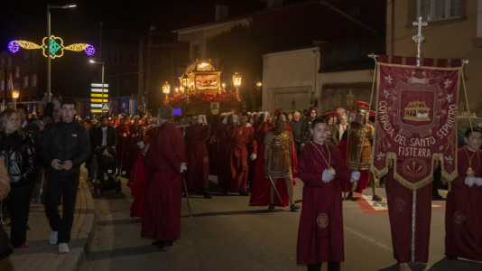 La devoción y la fe llenaron Fisterra este Viernes Santo, con los actos centrales de la Semana Santa en el municipio