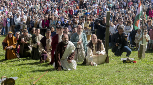 Fisterra vivió un año más con mucha devoción la representación de la Resurrección de Cristo