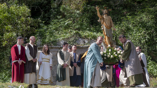 Fisterra vivió un año más con mucha devoción la representación de la Resurrección de Cristo