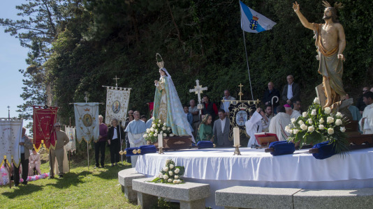 Fisterra vivió un año más con mucha devoción la representación de la Resurrección de Cristo