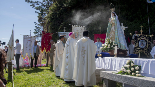 Fisterra vivió un año más con mucha devoción la representación de la Resurrección de Cristo