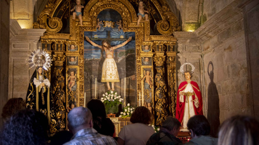 Fisterra vivió un año más con mucha devoción la representación de la Resurrección de Cristo