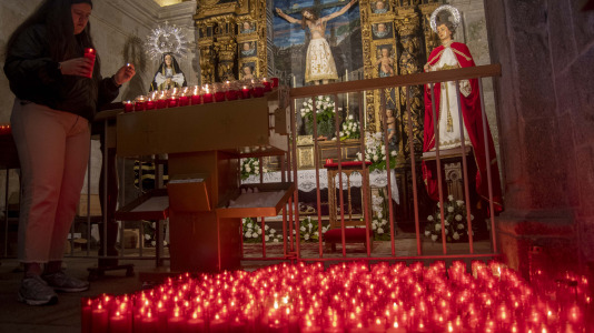 Fisterra vivió un año más con mucha devoción la representación de la Resurrección de Cristo