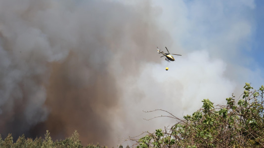 Incendio forestal en Caión (8)