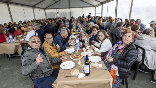 Malpica rindió homenaje a sus mayores en una nueva edición de la fiesta de la tercera edad de la que disfrutaron los vecinos