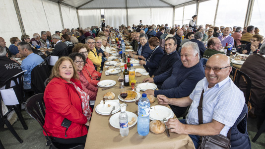 Malpica rindió homenaje a sus mayores en una nueva edición de la fiesta de la tercera edad de la que disfrutaron los vecinos