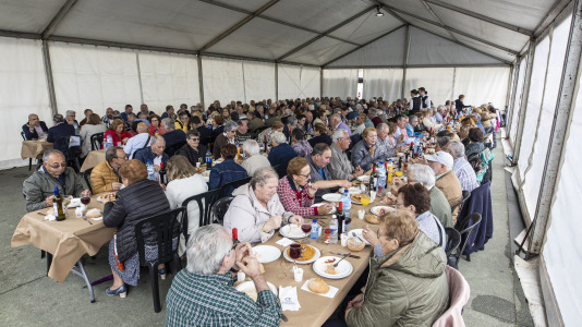 Malpica rindió homenaje a sus mayores en una nueva edición de la fiesta de la tercera edad de la que disfrutaron los vecinos