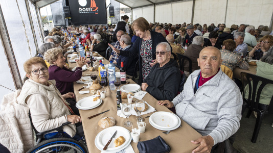Malpica rindió homenaje a sus mayores en una nueva edición de la fiesta de la tercera edad de la que disfrutaron los vecinos