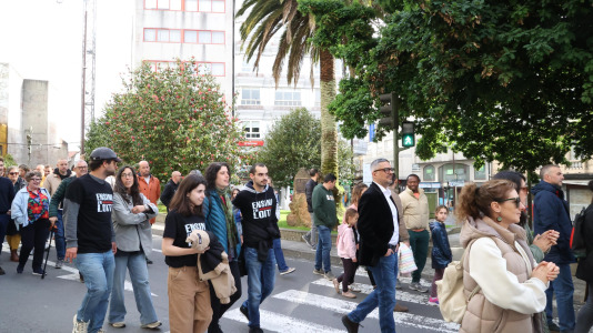 Unas 300 personas se manifestaron en Carballo para exigir mejoras en cubrir las necesidades del alumnado con necesidades especiales