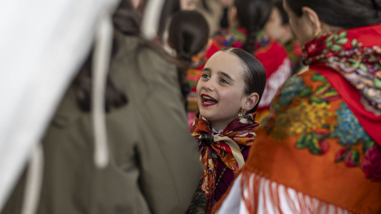 A Laracha celebrou o Día das Letras Galegas cunha exhibición de música e baile tradicional