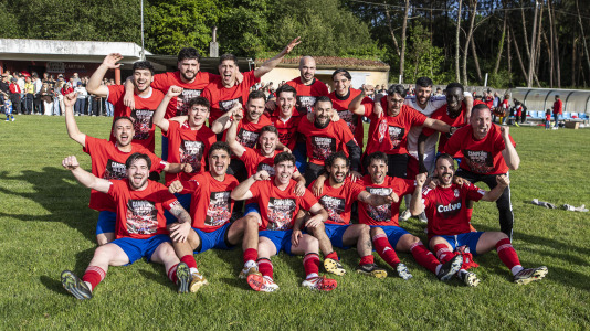 El San Lorenzo se proclamó campeón de la Liga da Costa en la última jornada, derrotar al Corcubión por 2 goles a 0