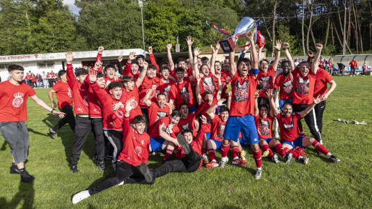 El San Lorenzo se proclamó campeón de la Liga da Costa en la última jornada, derrotar al Corcubión por 2 goles a 0