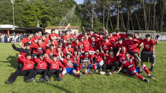 El San Lorenzo se proclamó campeón de la Liga da Costa en la última jornada, derrotar al Corcubión por 2 goles a 0