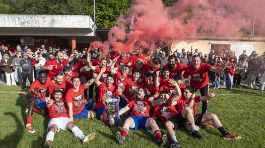 El San Lorenzo se proclamó campeón de la Liga da Costa en la última jornada, derrotar al Corcubión por 2 goles a 0