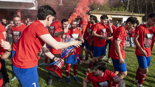 El San Lorenzo se proclamó campeón de la Liga da Costa en la última jornada, derrotar al Corcubión por 2 goles a 0