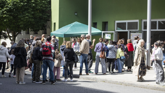 Cerca de 500 niños se dieron cita en el pabellón Carballo Calero para participar en una nueva edición del Pequebasket organizado por las Escola Basket Xiria