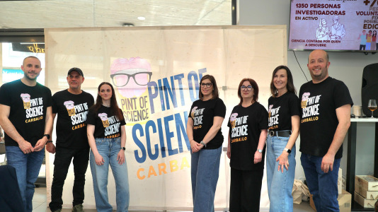 El Pint of Science se despidió este miércoles hasta el próximo año con las charlas de Olalla Rama e Isabel García