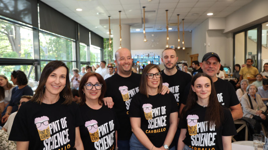 El Pint of Science se despidió este miércoles hasta el próximo año con las charlas de Olalla Rama e Isabel García