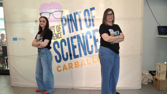 El Pint of Science se despidió este miércoles hasta el próximo año con las charlas de Olalla Rama e Isabel García