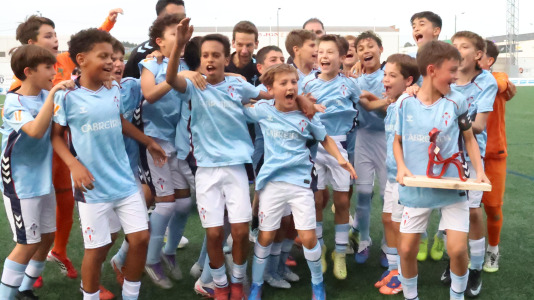 El Celta ganó la 16ª edición del Torneo Alevín F-11 Luis Calvo en un derbi en el que el Deportivo falló un penalti que podría haber cambiado el rumbo de la final
