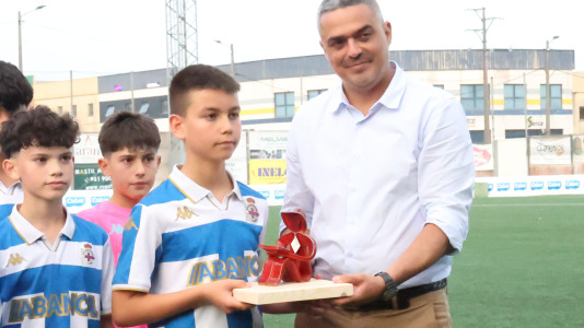 El Celta ganó la 16ª edición del Torneo Alevín F-11 Luis Calvo en un derbi en el que el Deportivo falló un penalti que podría haber cambiado el rumbo de la final