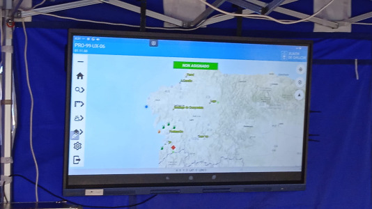 Más de un centenar de personas participaron este jueves en el simulacro de incendio forestal que tuvo lugar en Fisterra con el objetivo de comprobar la coordinación de los servicios implicados con los centros de coordinación de emergencias