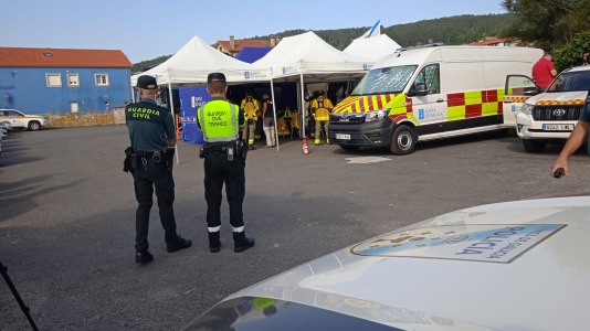 Más de un centenar de personas participaron este jueves en el simulacro de incendio forestal que tuvo lugar en Fisterra con el objetivo de comprobar la coordinación de los servicios implicados con los centros de coordinación de emergencias
