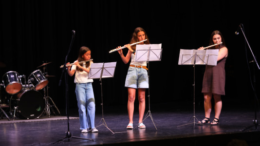 Festival de fin de curso de la Escola de Música de Cee (1)