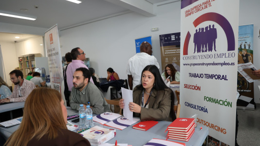 Feria de empleo sénior en Carballo (8)