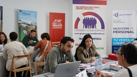 Feria de empleo sénior en Carballo (10)