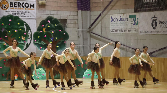 Exhibición de fin de curso de la Escola Lubiáns de patinaje (3)
