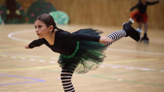 Exhibición de fin de curso de la Escola Lubiáns de patinaje (8)