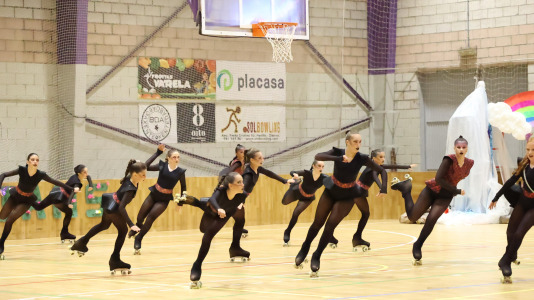 Exhibición de fin de curso de la Escola Lubiáns de patinaje (23)