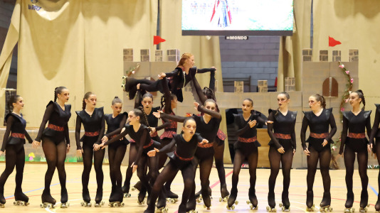Exhibición de fin de curso de la Escola Lubiáns de patinaje (26)