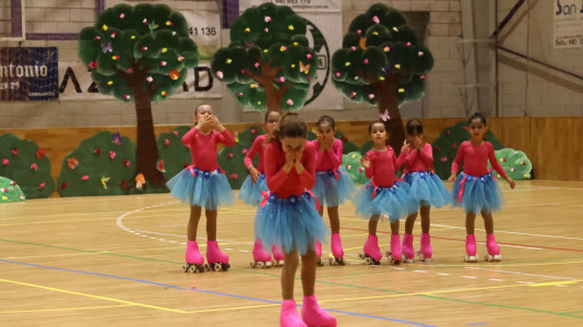 Exhibición de fin de curso de la Escola Lubiáns de patinaje (31)