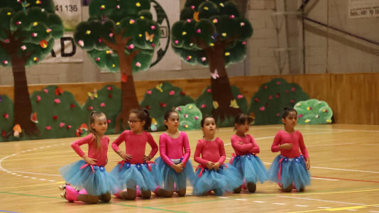 Exhibición de fin de curso de la Escola Lubiáns de patinaje (35)