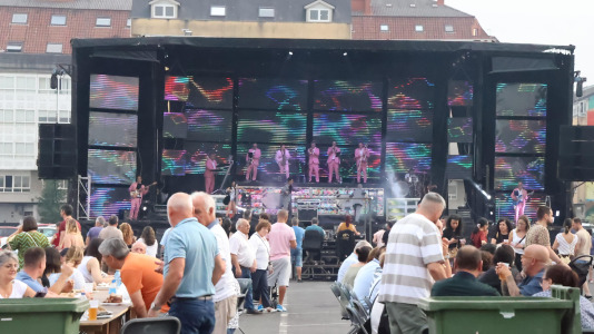 Gran sardiñada popular en Carballo (48)