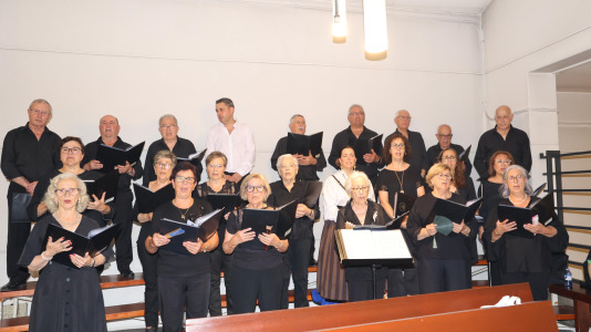 Los carballeses celebran el día grande de sus fiestas patronales con mucha devoción, música y animación en las calles