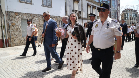 Los carballeses celebran el día grande de sus fiestas patronales con mucha devoción, música y animación en las calles