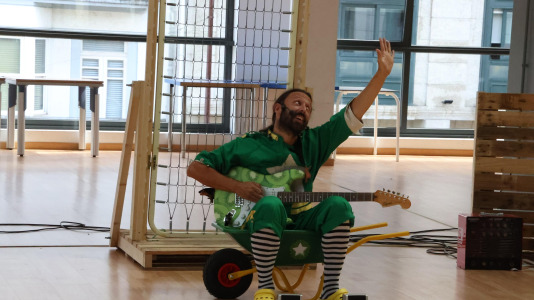 El San Xoán de Carballo vivió este viernes una jornada festiva dedicada a los más pequeños