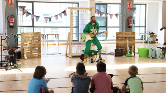 El San Xoán de Carballo vivió este viernes una jornada festiva dedicada a los más pequeños