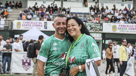 El Xallas rindió un homenaje a su mítico capitán, Doro, en un partido entre los veteranos y leyendas del Real Madrid encabezados por Paco Buyo