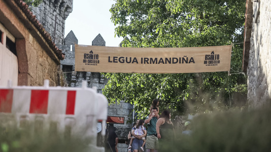 Vimianzo acogió una nueva edición de la Legua Irmandiña que da el pistoletazo de salida a la semana del Asalto ao Castelo