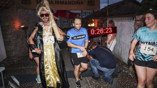 Vimianzo acogió una nueva edición de la Legua Irmandiña que da el pistoletazo de salida a la semana del Asalto ao Castelo