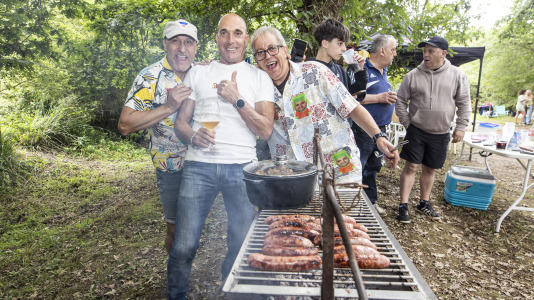 Los carballeses despidieron el San Xoán con la fiesta más familiar en el bosque do Añón