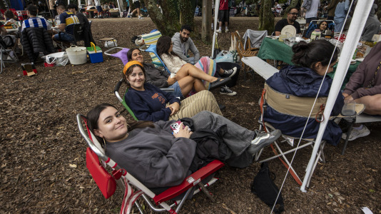 Los carballeses despidieron el San Xoán con la fiesta más familiar en el bosque do Añón