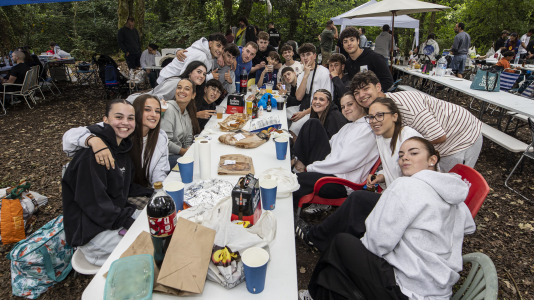 Los carballeses despidieron el San Xoán con la fiesta más familiar en el bosque do Añón