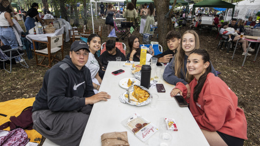 Los carballeses despidieron el San Xoán con la fiesta más familiar en el bosque do Añón