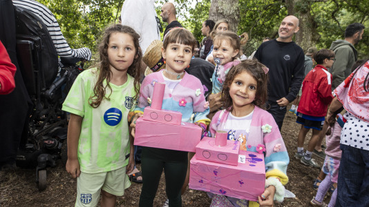 Los carballeses despidieron el San Xoán con la fiesta más familiar en el bosque do Añón